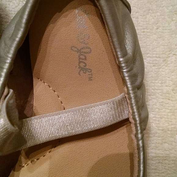 Silver shoes - Picture 3 of 5